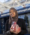 Mariam Noor has developed a small ring that seems to be able to cure leaking heart valves. This can change the way we do cardiovascular surgery. Photo: Lars Kruse, AU Foto.